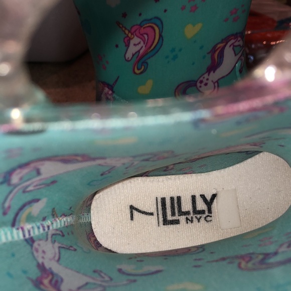 Like NEW! Lilly NYC Aqua light up Rainboots - Picture 10 of 10